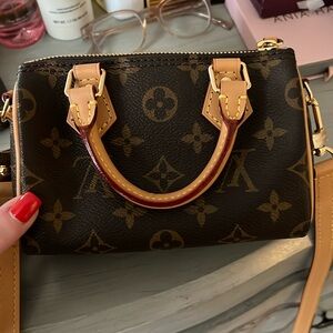 Louis Vuitton mini speedy